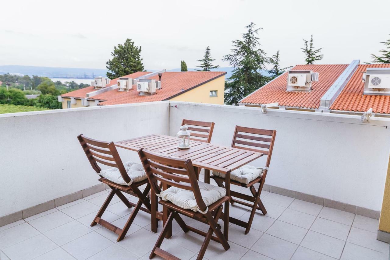 Ferienwohnung Apartma Joy - Private Beach Ankaran Exterior foto