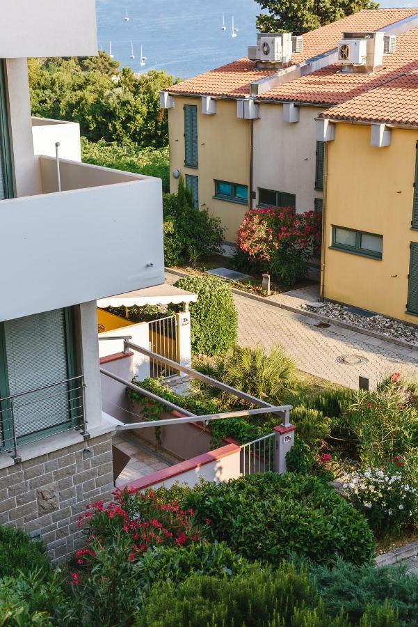 Ferienwohnung Apartma Joy - Private Beach Ankaran Exterior foto
