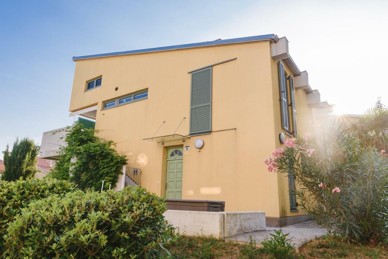Ferienwohnung Apartma Joy - Private Beach Ankaran Exterior foto