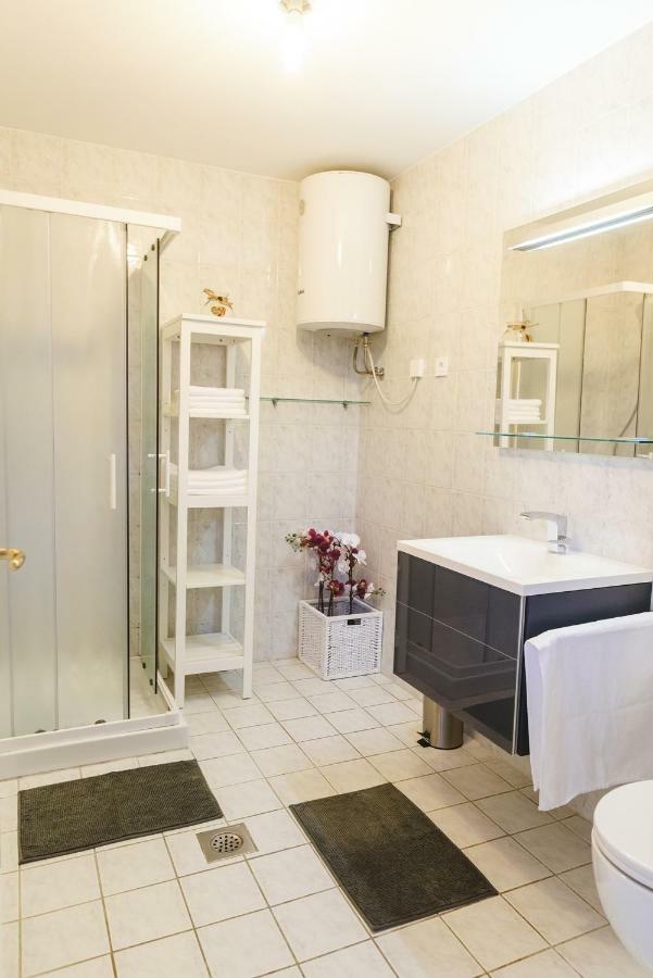 Ferienwohnung Apartma Joy - Private Beach Ankaran Exterior foto